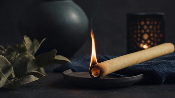 Ушные свечи: миф о вытягивании серы и токсинов из уха Основное изображение